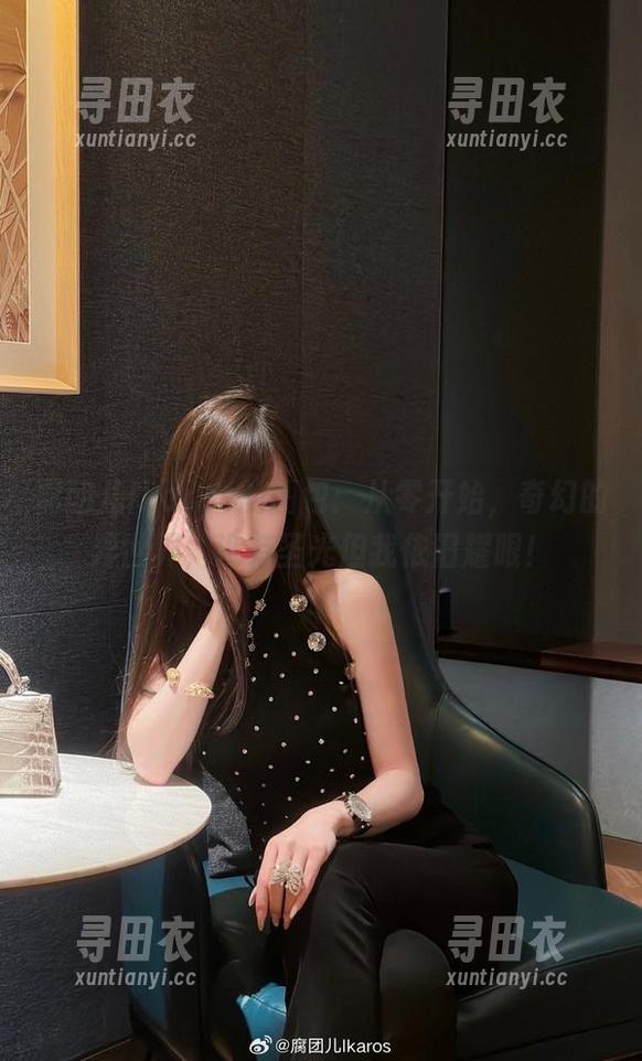 腐团儿Ikaros的图包：从零开始，奇幻的异世界，没有圣光但我依旧耀眼！
