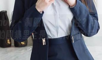 花漾show - 制服也能很个性？可乐Vicky的图集里全是挑战传统的玩味。