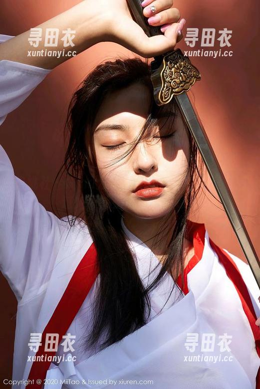 蜜桃社-Gina 蜜桃社 - Gina分享的空姐写真:有没有想过她可能是空中调酒师?