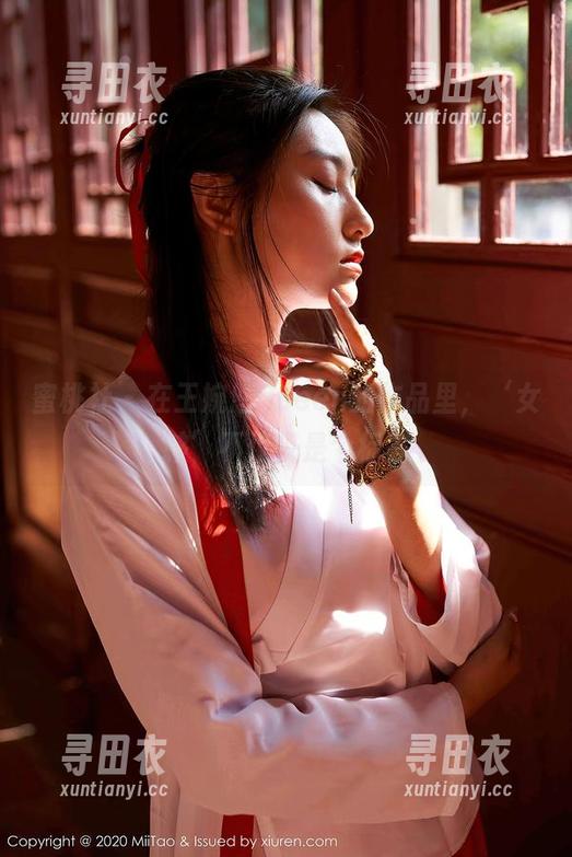 蜜桃社 - 在王婉悠Queen的作品里，‘女孩’不仅仅是个标签