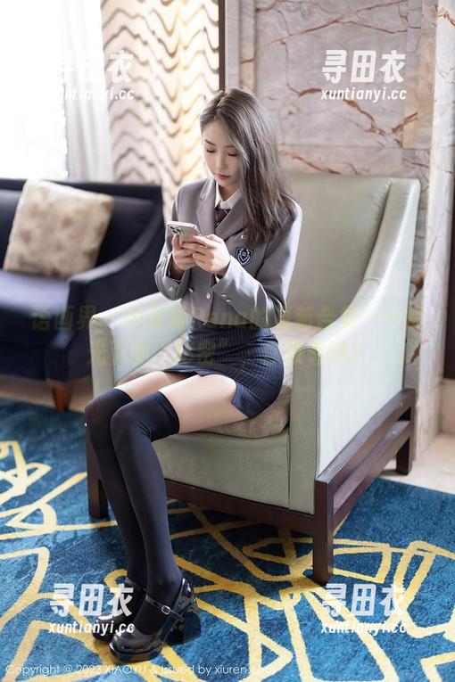 语画界 - 小海臀Rena的更新合集——灯光下的“秘密”，你敢看吗？
