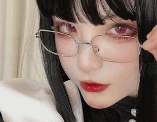 哈哈，起起子vvvv的学妹写真集，原图的每一帧都是又羞又傲的小故事
