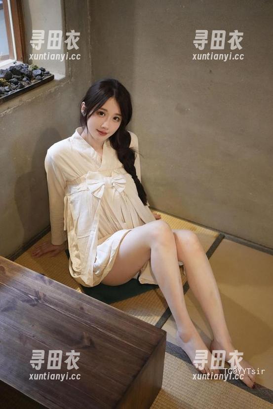 微密圈 - 图包来了，关于轩子巨二兔和她那酒红色的惊人时刻，你会乖乖待着吗？