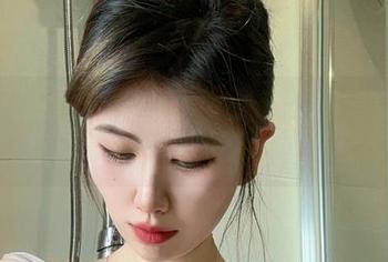 微密圈 - 意外发现醇子小姨的高腰旗袍竟喜欢开叉，免费图集直接给我的眼睛加油！