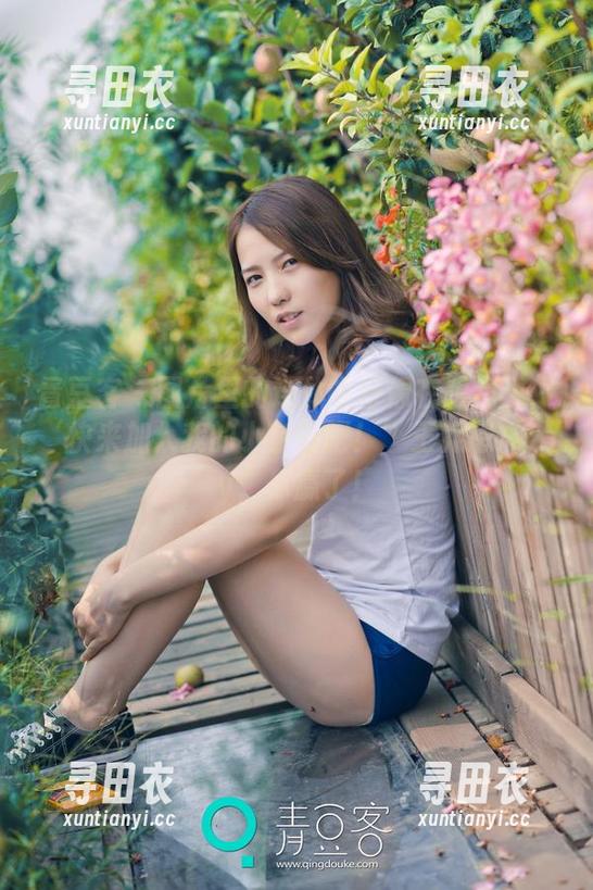 青豆客 - 图片里的连体衣好像在跟我说：‘快来加入我的小宇宙吧！’王乔恩Abby，你赢了！
